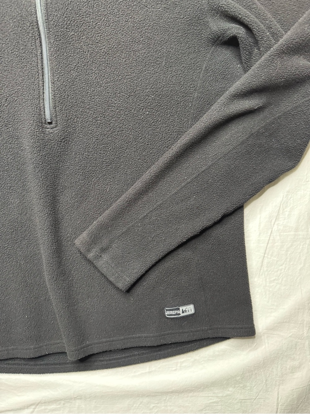 REI - Long Sleeve Fleece Pullover Lightweight Sweater in Black - Picture 4 of 11